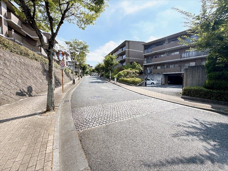 前面道路広いです♪
