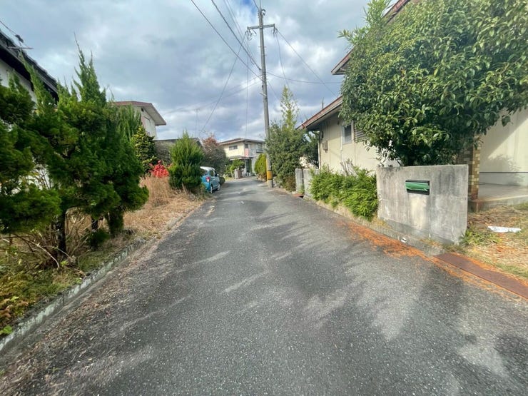 【前面道路含む現地写真】