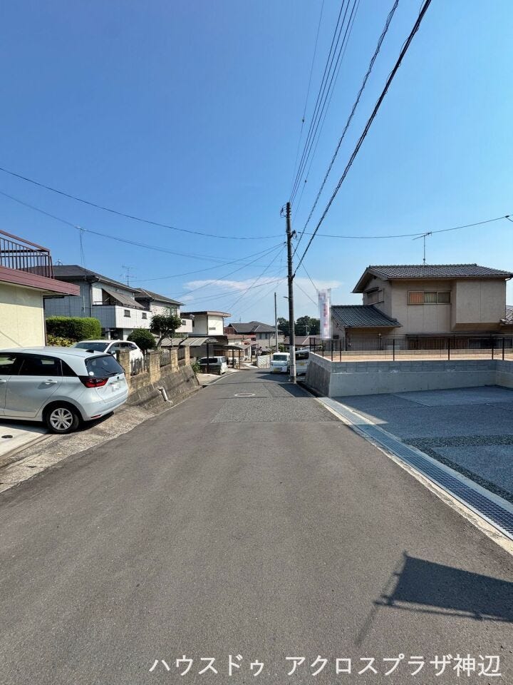 【前面道路含む現地写真】東側道路。
