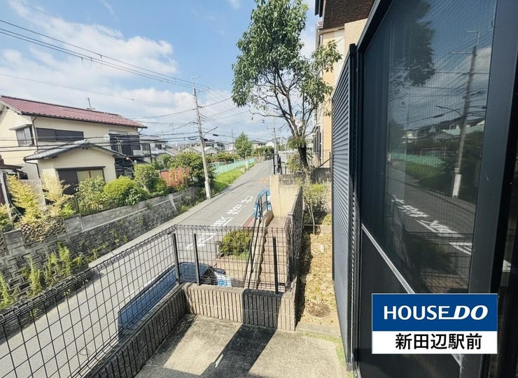 大きな洗濯物を干すのにも便利なお庭です。