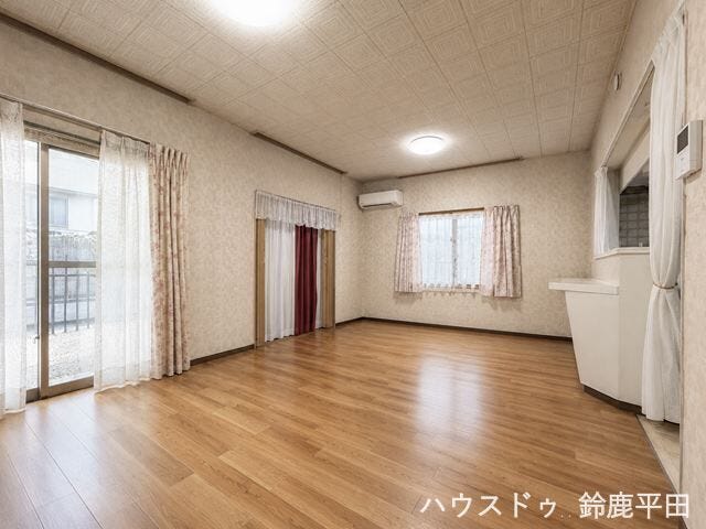 ※家具消し加工をしています。
3面採光で明るい日差しが差し込み、快適に過ごすことができます。