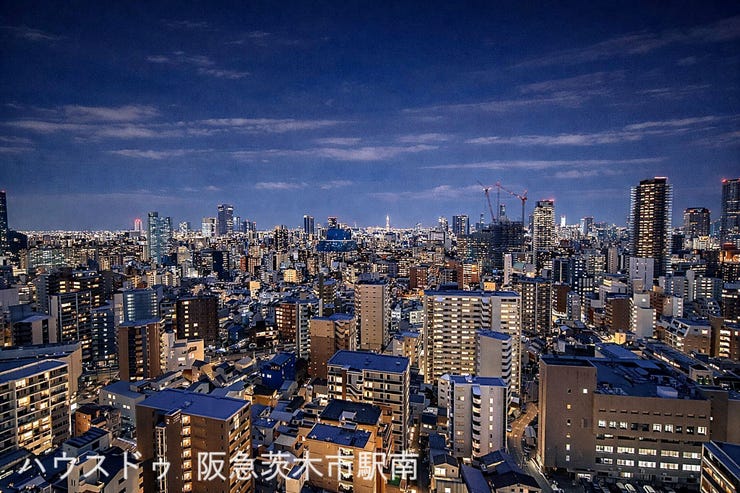 都会の煌めく夜景を一望できる贅沢な眺望です