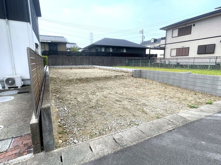 ◇現地写真◇
リビング・ダイニングを見渡す事の出来るオープンキッチンは、小さなお子様がいても安心してお料理をする事が出来る、家族に優しいキッチンです。自然に会話も弾みますね。