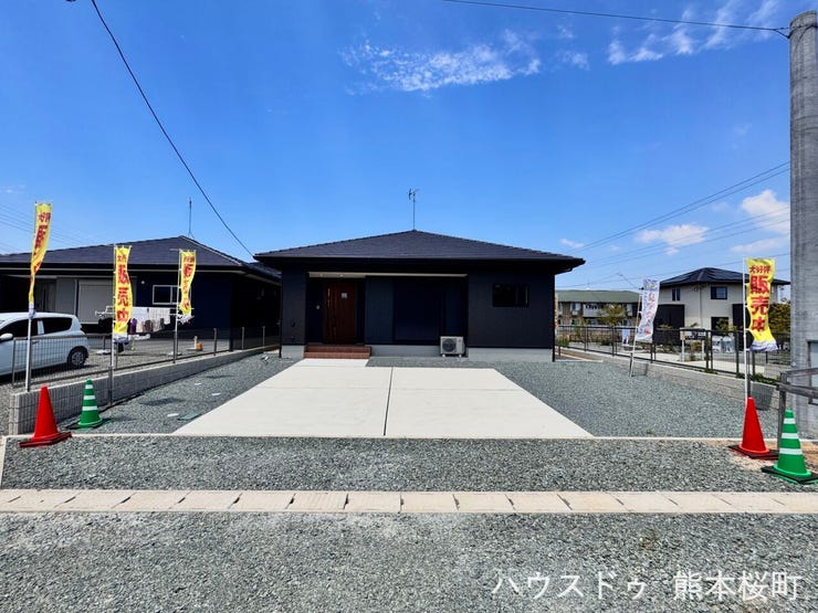 ■車と趣味の幅が広がる場所■単なる駐車スペースではない、洗車やタイヤ交換、DIYにも使える多目的な屋外スペースです。