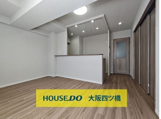 【リビング】
フルリフォーム済み☆
新品同様の室内でお過ごしいただけます♪