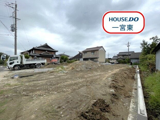 【外観】
4LDK、駐車場:3台可
交通:名鉄尾西線「二子」駅 徒歩35分
iバス「中島南方東」停 徒歩3分
学区:中島小学校・萩原中学校