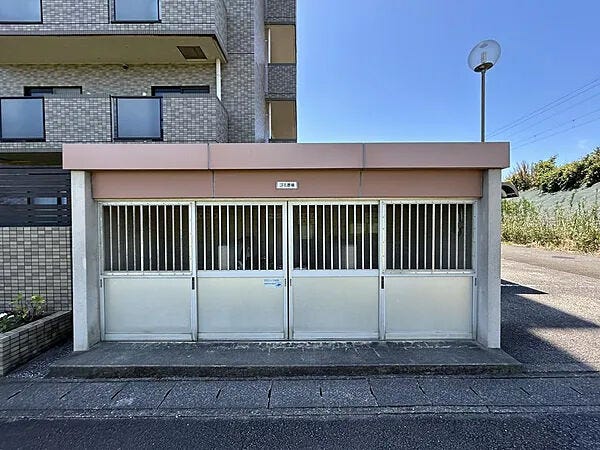 屋根付きのゴミ置き場のため、防犯面にも優れています!