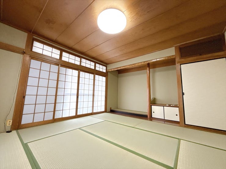 和室にも収納スペースがあり、お部屋がすっきり片付きます。