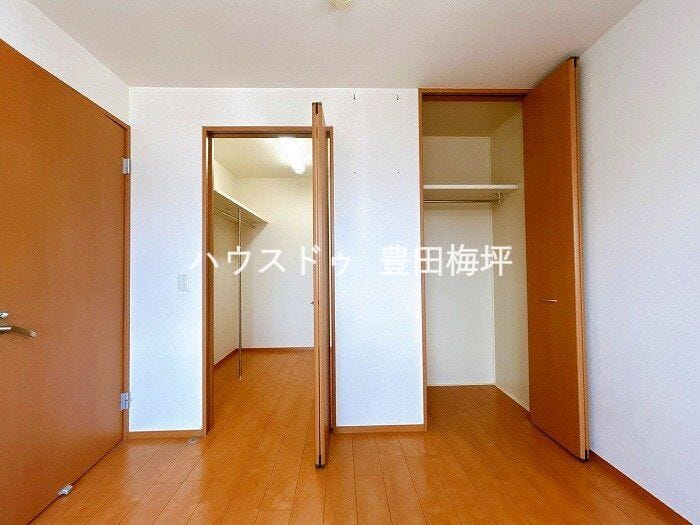 二階南東側洋室
