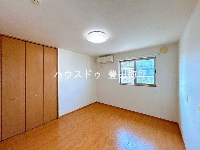 二階北東側洋室