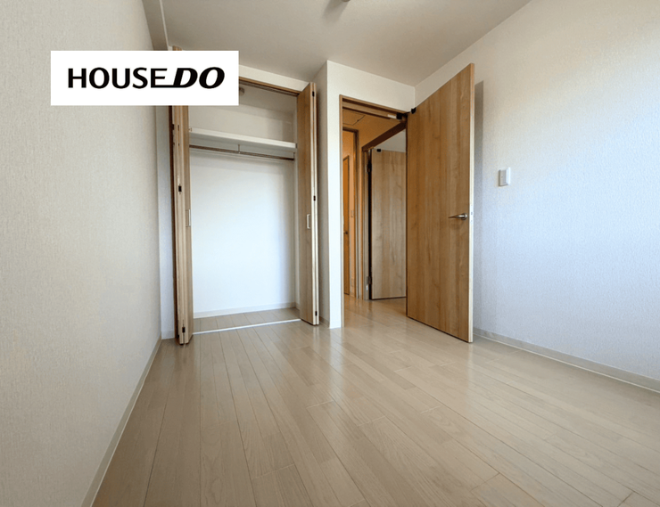 クローゼット付きの洋室。居住空間を広く使いやすい、すっきりとした設計です。