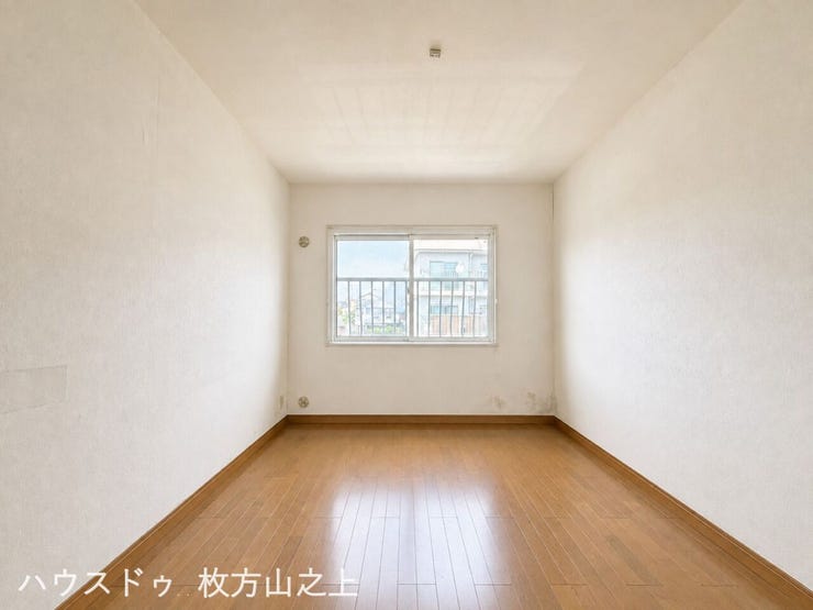 シンプルで使いやすい洋室。