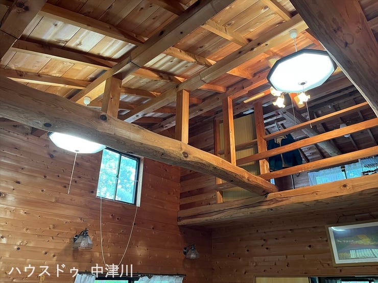 2Fからの吹抜と洋室
