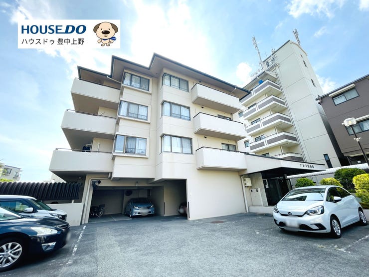 【外観】
大阪モノレール×阪急千里線が利用可能な通勤や通学に便利な立地!周辺は緑が多く静かで落ち着いた住宅街。急こう配な坂などもなく生活しやすい住環境です♪