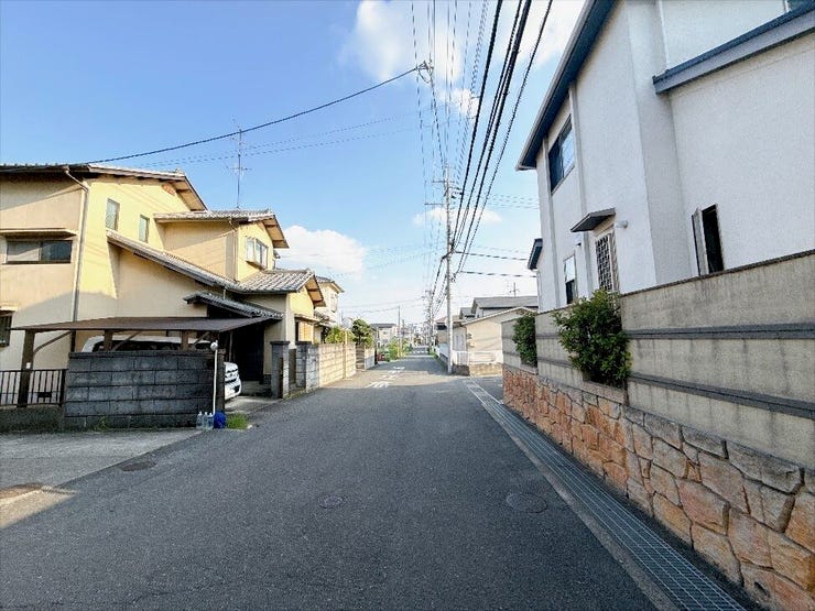 自然とうまく調和した環境の良い地域です。
毎日を快適に気持ちよく過ごしていただけます。