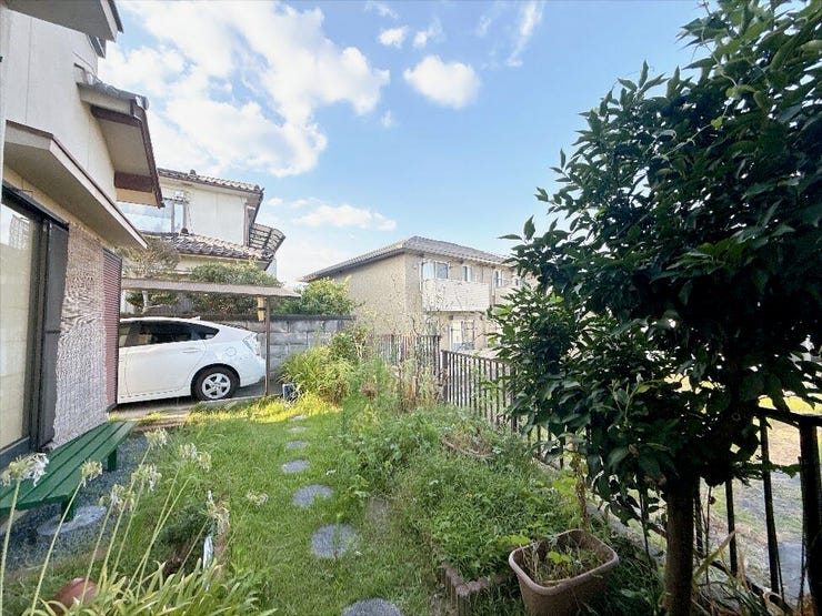 ガーデニングや家庭菜園が好きな方にも嬉しい庭付き◎