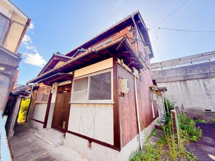 【外観】
再建築不可となります♪