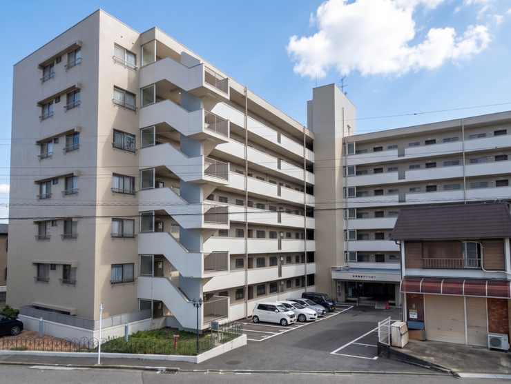 【Exterior】落ち着きのあるシンプルな外観で、長く愛せる住まいに仕上がっています。