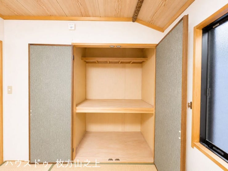 たっぷり収納できる押入付きで、お部屋をすっきり保てます。