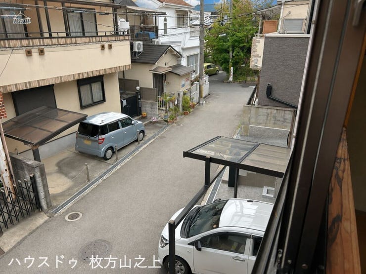 穏やかな住宅街を望む、落ち着いた眺望です。