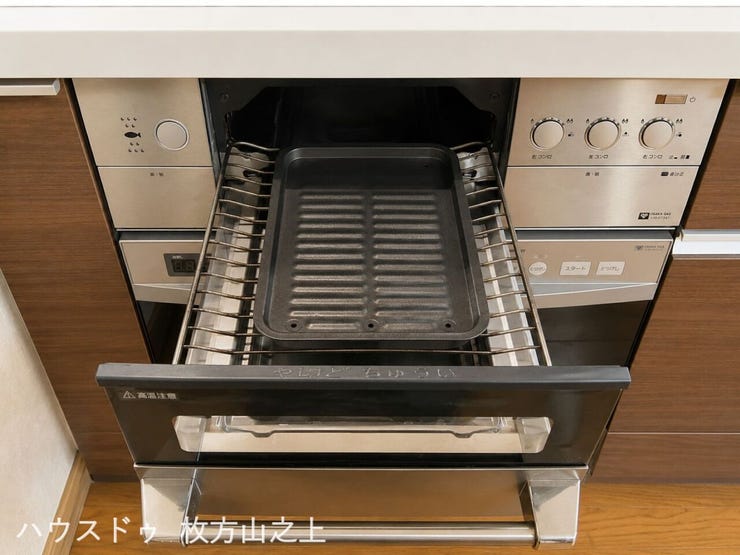 魚焼きグリル付きで、お料理の幅が広がります。