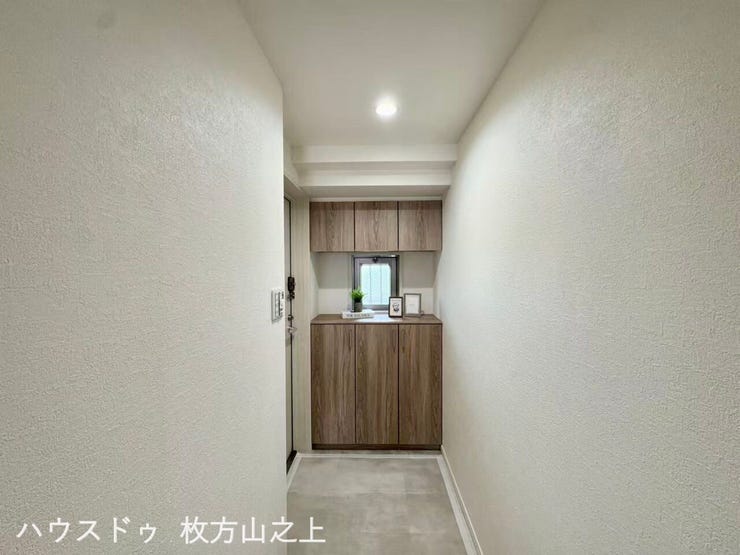 収納付き玄関で、すっきりとした第一印象を演出します。