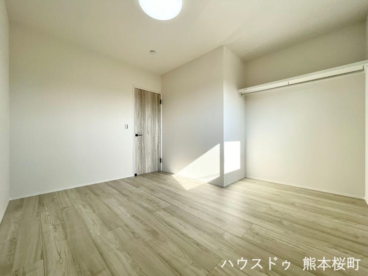 ■6帖洋室■寝室、書斎、趣味の部屋。家族の成長やライフスタイルに合わせ、様々な使い方ができる快適な空間です。
