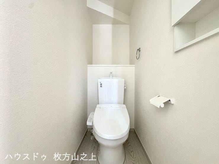 落ち着いた雰囲気のトイレ空間で、毎日快適にご利用いただけます。