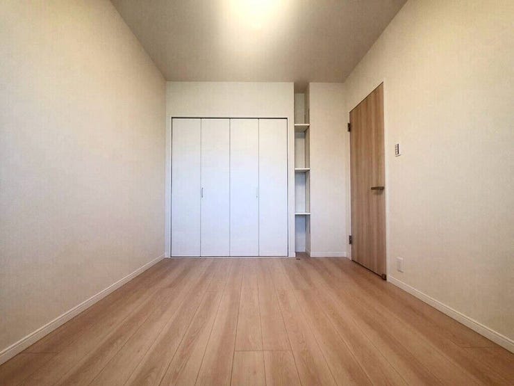 【Bedroom】主寝室や子ども部屋、在宅ワークにも使える洋室。暮らしに合わせて自由にレイアウトできます。