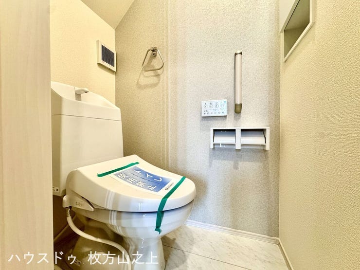 温水洗浄便座付きトイレ。
