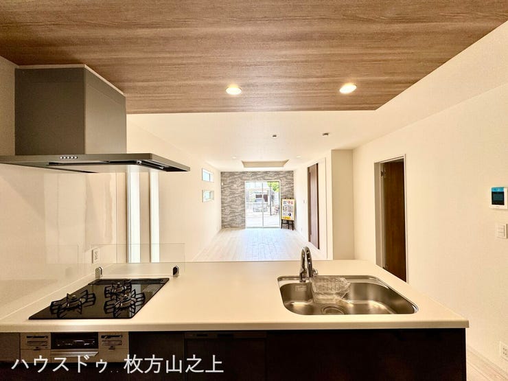 広々ワークトップで快適調理。