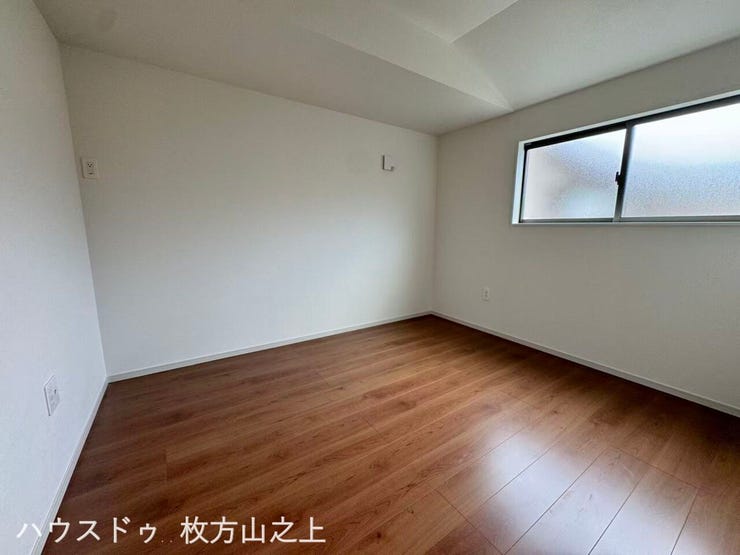 シンプルな間取りで、お好みのインテリアを楽しめる洋室です。
