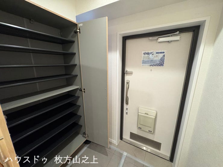 大容量シューズボックス付き