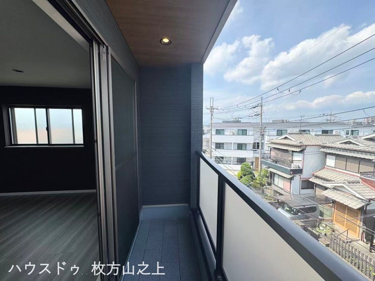 開放感のあるバルコニー。心地よい風を感じながらお過ごしいただけます。