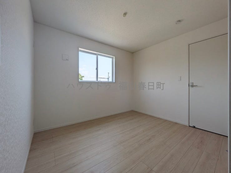 5.2帖の洋室です。
全居室に収納完備!