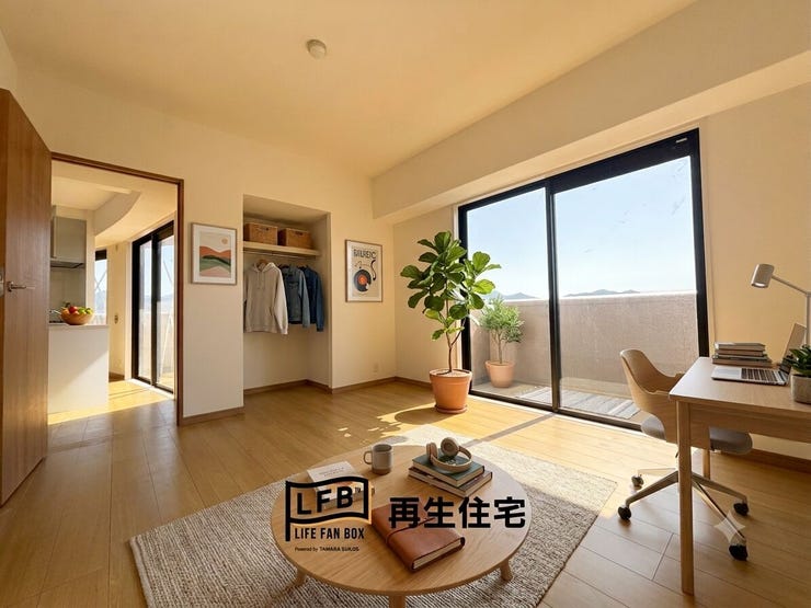 こちらの洋室からもバルコニーに出ることができます。
家具はイメージ写真です。