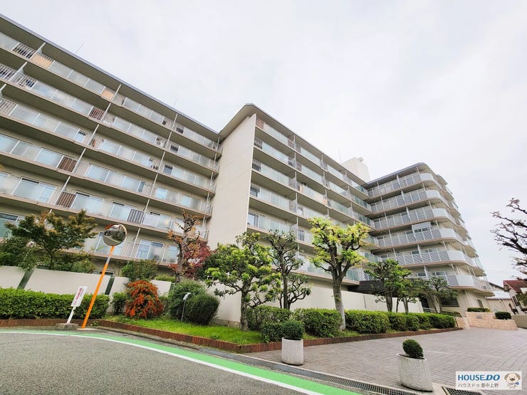 3沿線利用可能で通勤・通学に便利な立地が魅力です。小学校や公園が近く、小さなお子様のいるご家庭も安心して暮らせる環境です。