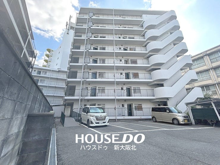 ■総戸数90戸超えの大きなマンションです!
■小学校、中学校が近くファミリー層に人気です!