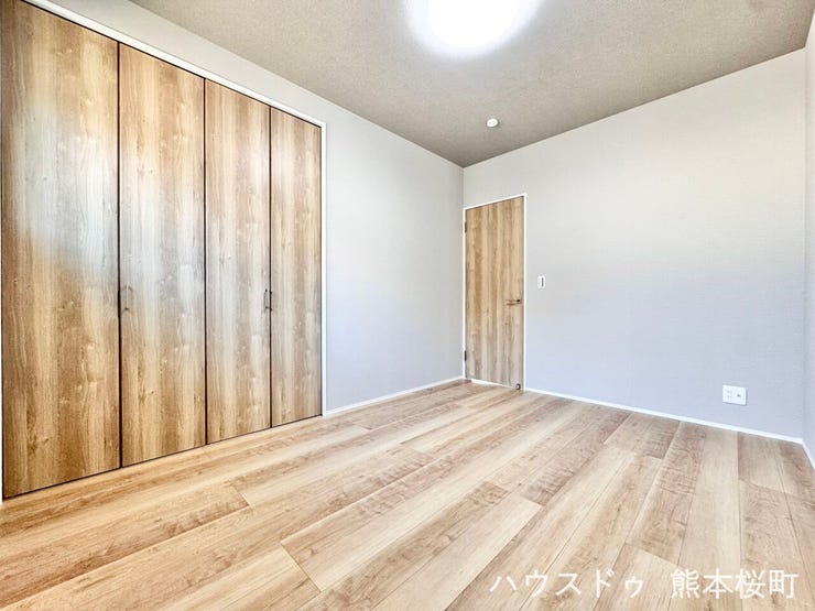 ■2階6帖洋室①■心からリラックスできる静けさ、上質な眠りで、毎日をリセットします。明日への活力を養う空間です。
