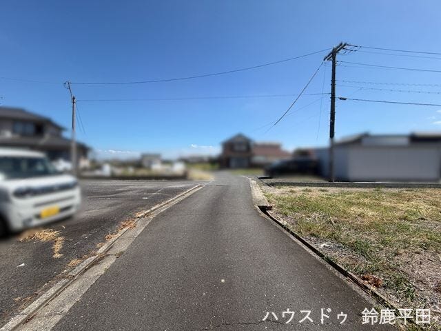 【北西側約4.0m前面道路】閑静な住宅街に位置する落ち着いた立地が特徴です。(2026年8月6日 撮影)