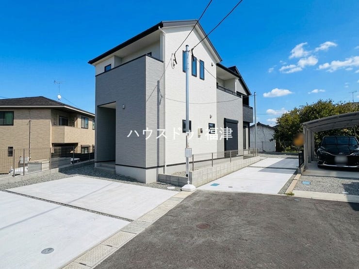駐車は並列2台可能!
ご夫婦で1台ずつ所有できます♪
《福津市花見の里3丁目 新築戸建》
