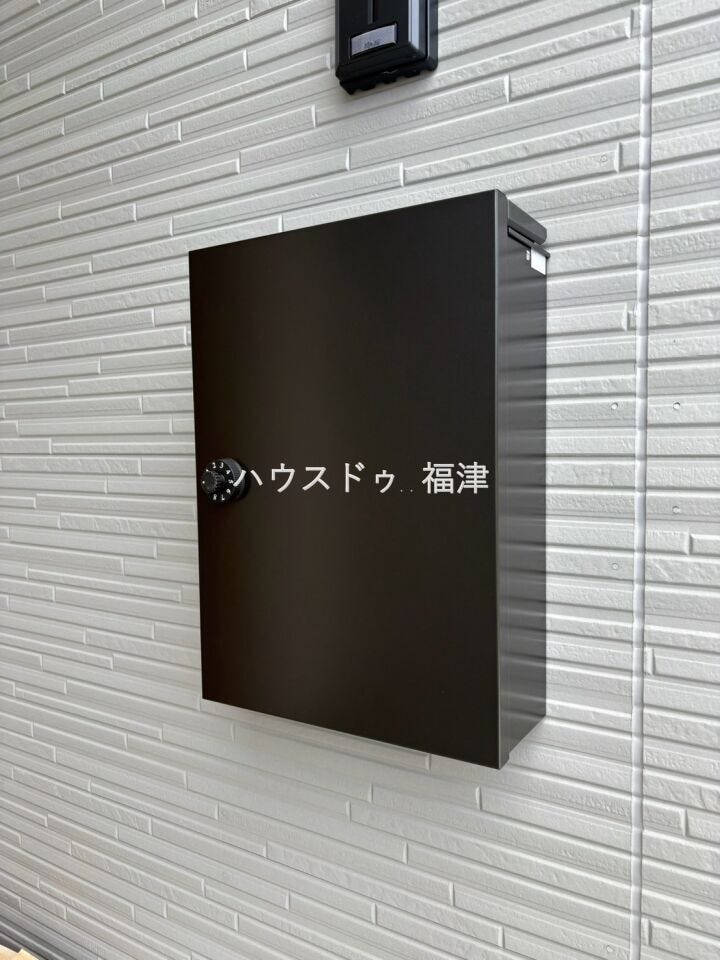 スタイリッシュな郵便ポストです♪
《福津市花見の里3丁目 新築戸建》