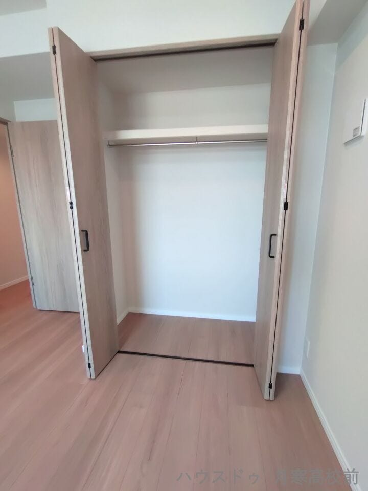 6.5帖洋間 収納