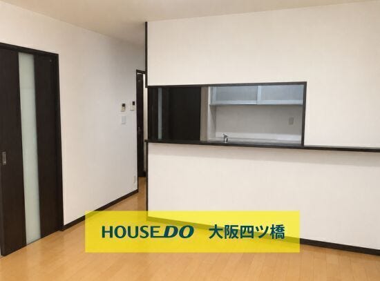 【リビング】
※AIによる空室修正をしています。
