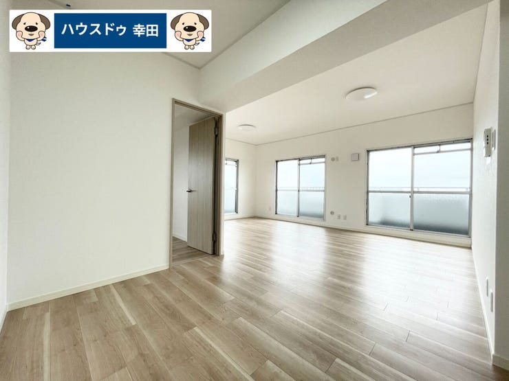 2面採光で明るい空間になっております