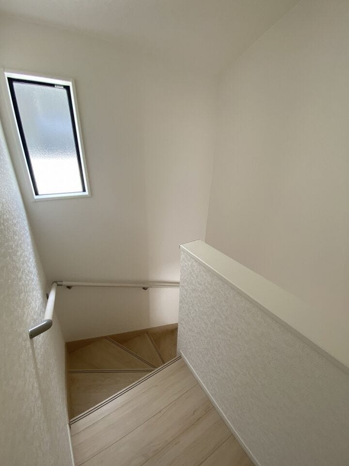 家族の暮らしをつなぐゆとりある廊下♪各部屋への移動もしやすく、毎日の生活を快適にサポートします♪