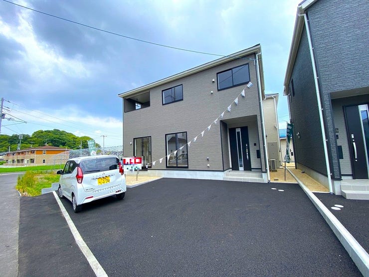 ただ「住まう」だけではございません。気持ち良く住んで欲しい気持ちをこめて…。お住まいの事、住まう街の事、お金の事、何でもご相談下さい♪