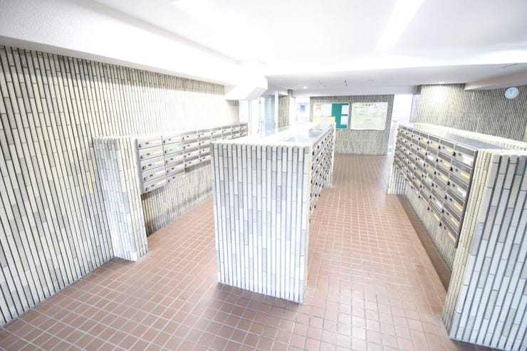【集合ポスト】日常的に目にする場所も、管理が行き届いているので清潔感があります。