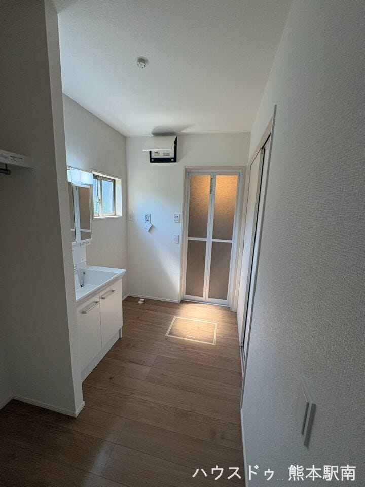 広々した空間で毎日の身支度に色を付けてくれます
