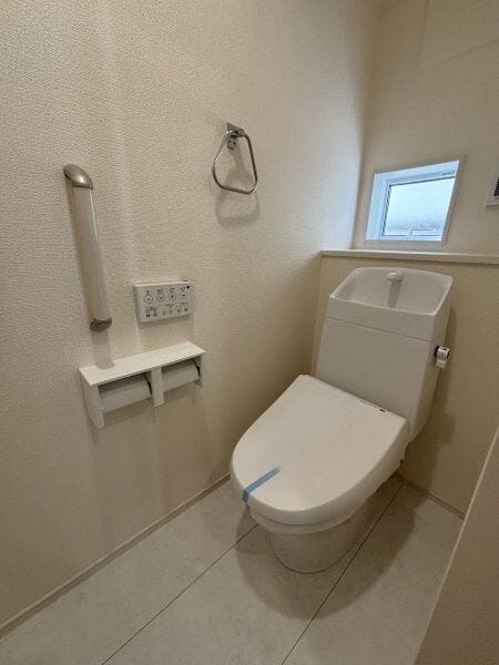 トイレは1階と2階にそれぞれあり、便利です。